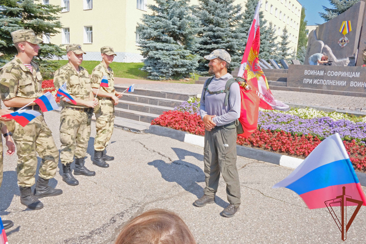 Военнослужащие Софринской бригады Росгвардии встретились с участником патриотического проекта «Дорогой Ломоносова — дорогой к Победе в СВО» (видео)