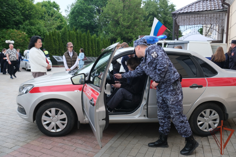 В Смоленске открылся первый кадетский класс Росгвардии