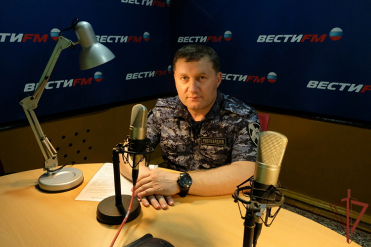 Офицер Росгвардии выступил в эфире дагестанского радио