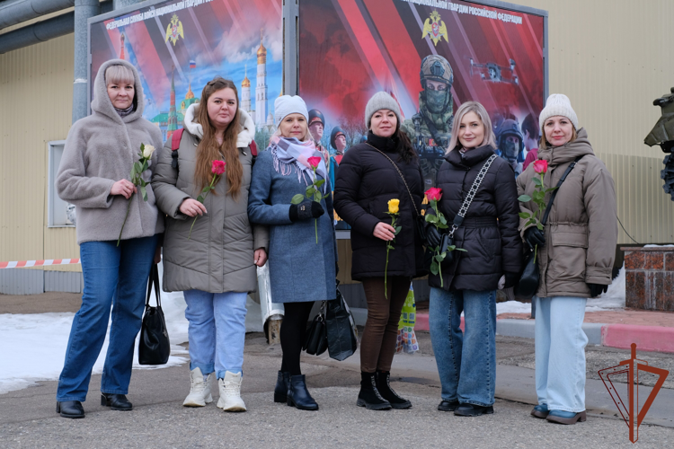 В Центральном округе Росгвардии проходят мероприятия, посвященные Международному женскому дню