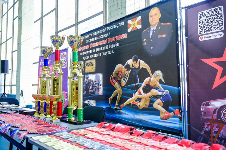 В Йошкар-Оле прошел турнир по вольной борьбе памяти офицера Росгвардии полковника полиции Станислава Дмитриева (видео)