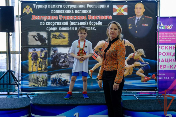 В Йошкар-Оле прошел турнир по вольной борьбе памяти офицера Росгвардии полковника полиции Станислава Дмитриева (видео)