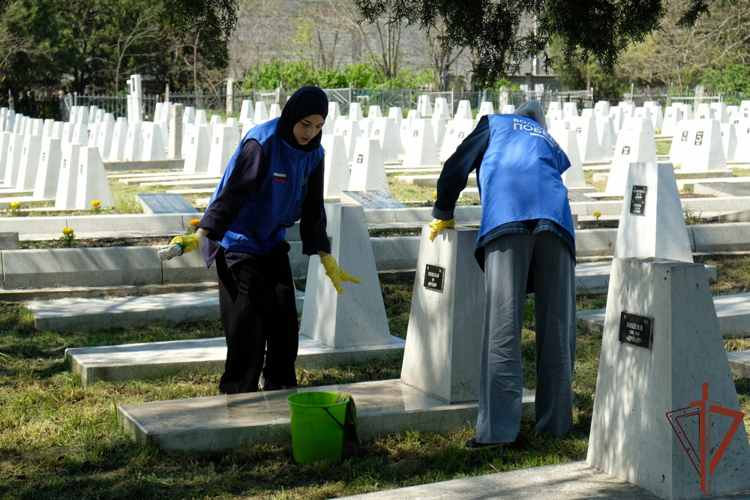 В Дагестане росгвардейцы приняли участие в международном субботнике по благоустройству памятных мест
