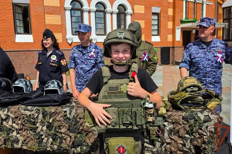 В Марий Эл росгвардейцы познакомили жителей со службой в ведомстве (видео)