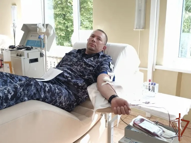 В Белгородской области росгвардейцы сдали 25 литров крови в рамках акции «От сердца к сердцу»