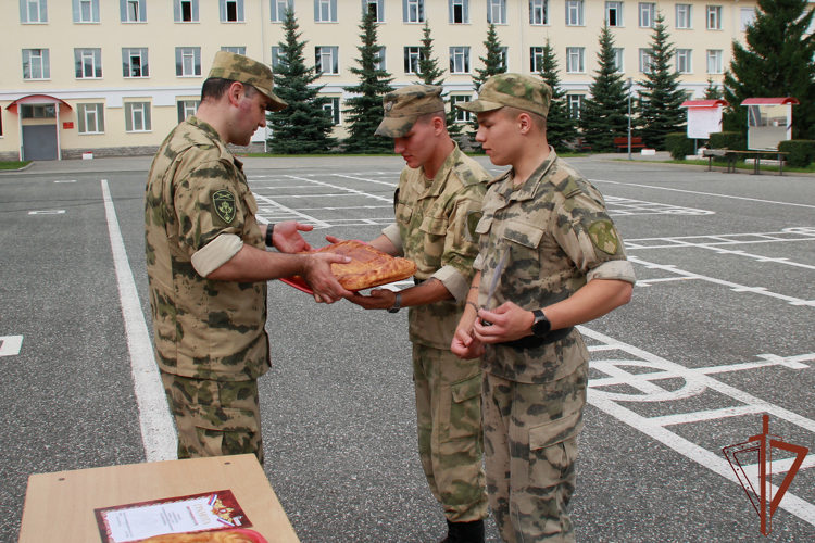 День физкультурника в Уральском округе Росгвардии отметили турнирами, мастер-классами и легкоатлетическими забегами