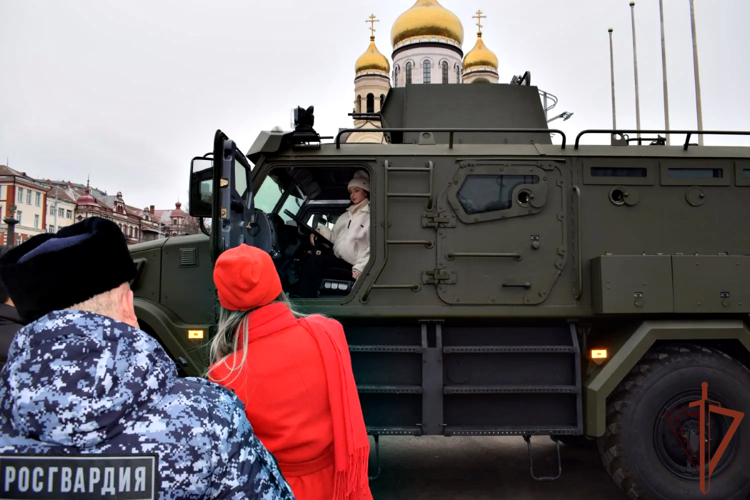 Впервые в Приморском крае Росгвардия провела масштабную открытую встречу с гражданами в честь 10-летнего юбилея