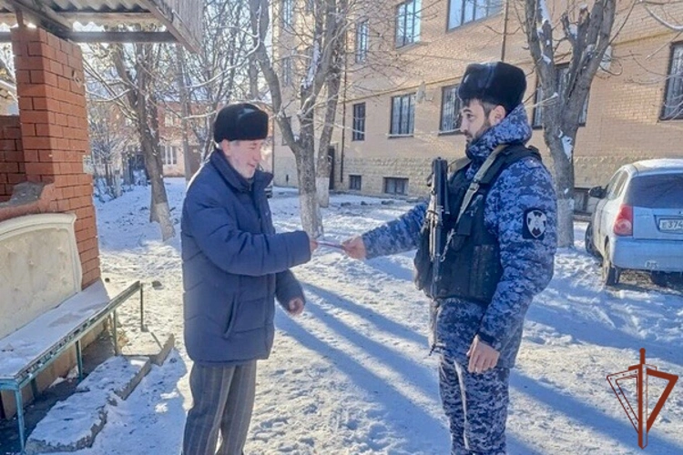 В Ингушетии сотрудники Росгвардии присоединились к акции «Безопасный Новый год»
