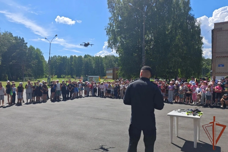 Более 7,5 тысяч юных уральцев стали участниками «Каникул с  Росгвардией» этим летом