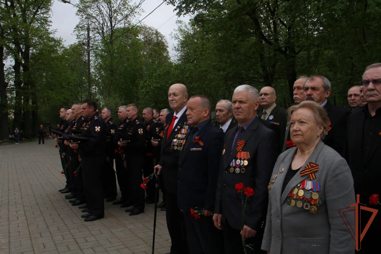 В День Победы росгвардейцы провели масштабную патриотическую акцию в Москве (видео)