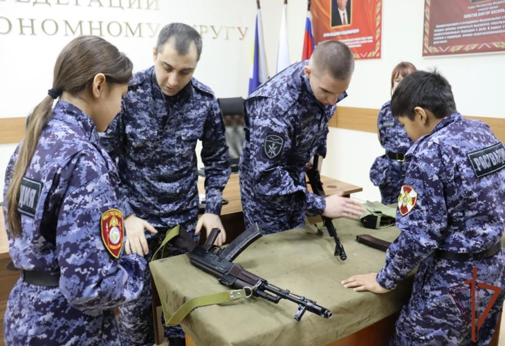 Познавательные занятия провели росгвардейцы для детей из дальневосточных регионов