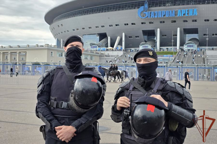 В Санкт-Петербурге росгвардейцы обеспечили правопорядок во время футбольного матча РПЛ