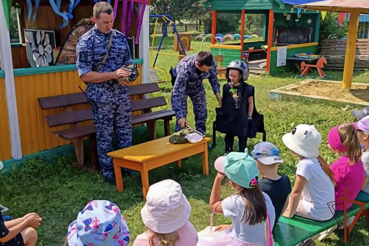 В Сибири продолжаются мероприятия всероссийской ведомственной акции «Каникулы с Росгвардией»