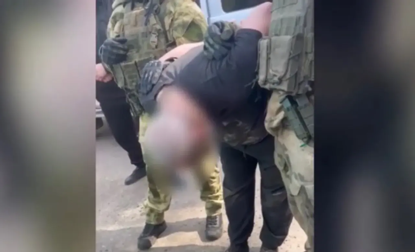 В Ярославской области при содействии Росгвардии задержан гражданин, подозреваемый в вымогательстве денежных средств у ветерана СВО (видео)