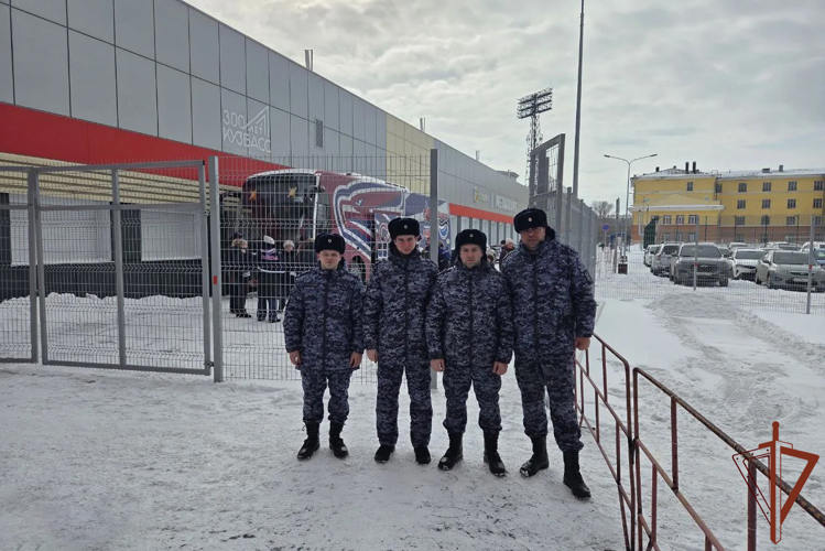 Росгвардейцы в Кузбассе обеспечили безопасность всероссийских хоккейных матчей