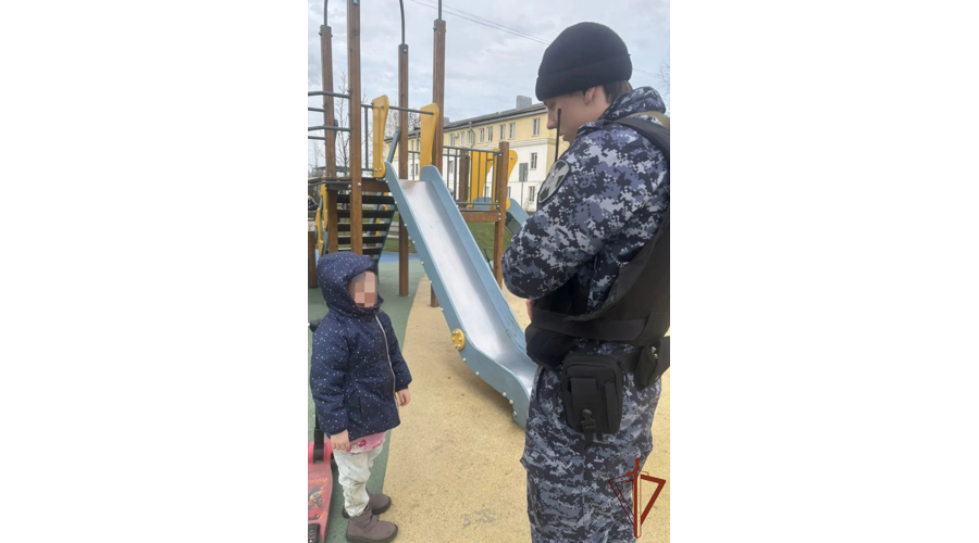 В Ленинградской области росгвардейцы вернули родителям потерявшихся сестер