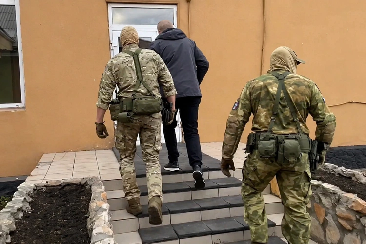 При содействии СОБР Росгвардии в Кузбассе задержаны участники организованной группы, подозреваемые в мошенничестве