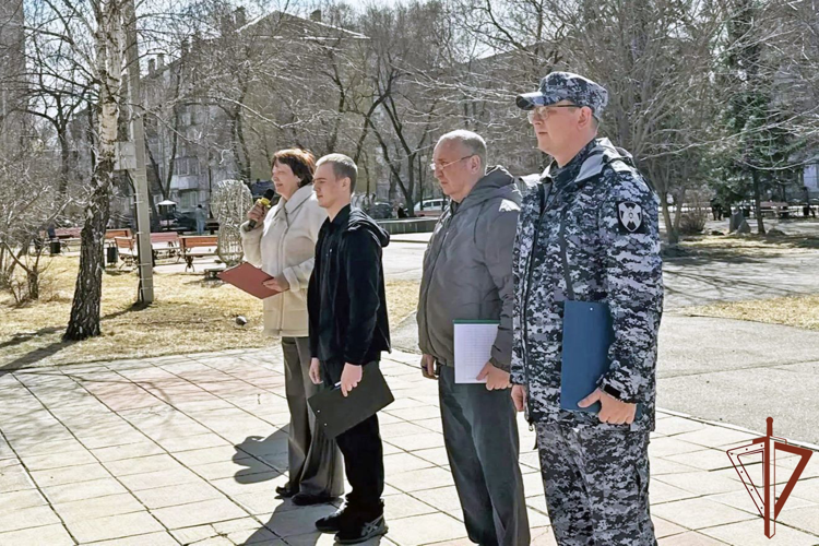 В регионах Сибири сотрудники и военнослужащие Росгвардии провели серию патриотических и спортивных мероприятий