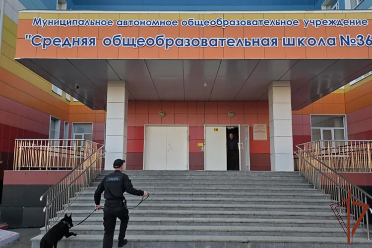 В регионах Сибири при содействии Росгвардии обеспечена безопасность последних звонков