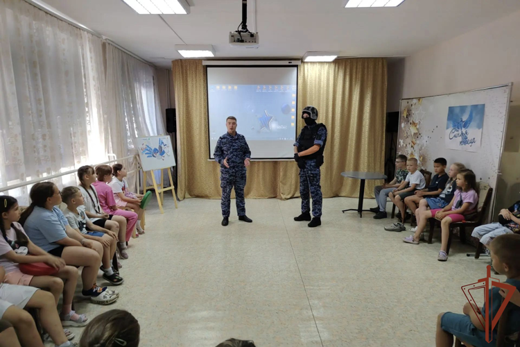 Росгвардейцы провели патриотические мероприятия для молодежи Сибири в год 10-летия ведомства