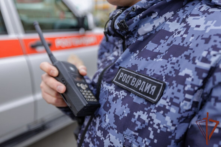 Росгвардейцы в Республике Хакасия оказали доврачебную помощь потерявшему сознание жителю Черногорска