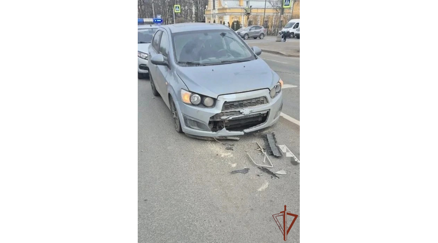 В Санкт-Петербурге росгвардейцы первыми оказались на месте ДТП и вызвали скорую для пострадавшего ребенка