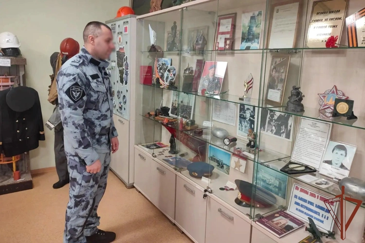 В Кемерове почтили память сотрудника ОМОН Героя России Станислава Амелина