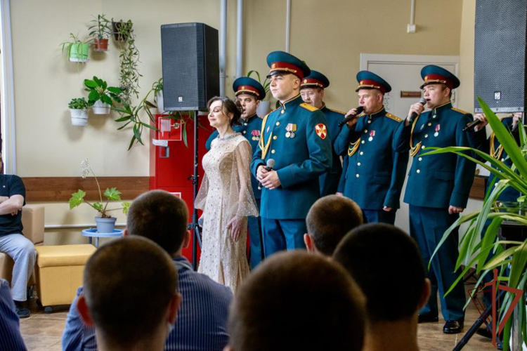 Гастрольный тур в честь 10-летия ведомства продолжает ансамбль Северо-Западного округа Росгвардии