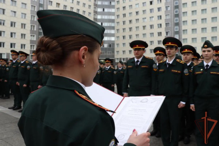 В Москве прошла торжественная церемония принятия клятвы курсанта подшефного колледжа (видео)