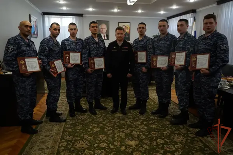 В столичном управлении вневедомственной охраны Росгвардии возродили традицию вручения табельного оружия новым сотрудникам