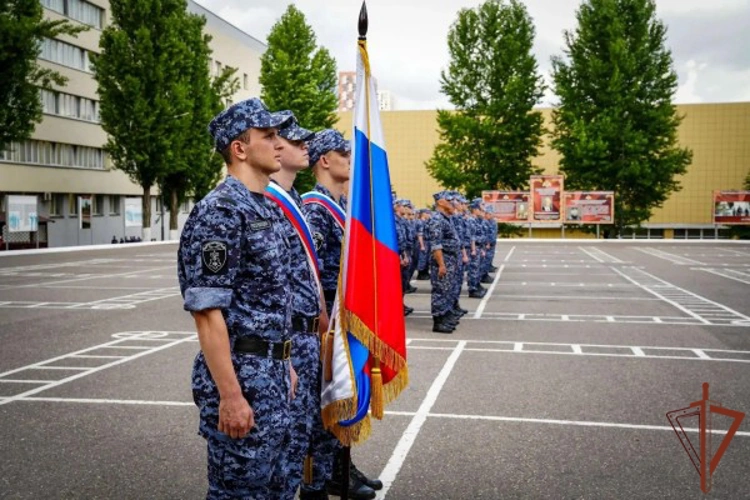 Сотрудники вневедомственной охраны Росгвардии закончили курс служебной подготовки в Москве