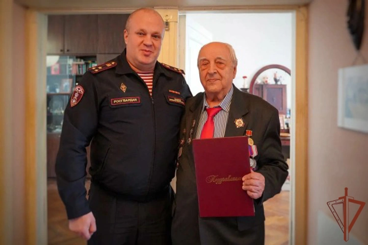 В столичном управлении вневедомственной охраны Росгвардии поздравили с 93-летием председателя Совета ветеранов