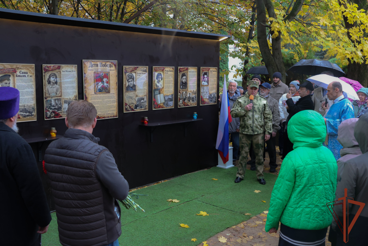 В Москве при участии росгвардейцев открыт мемориал «Дети Победы»