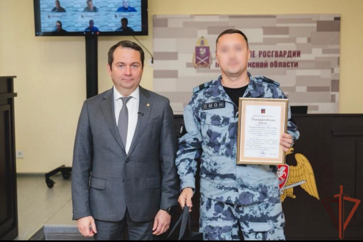 Губернатор Мурманской области вручил награды отличившимся росгвардейцам