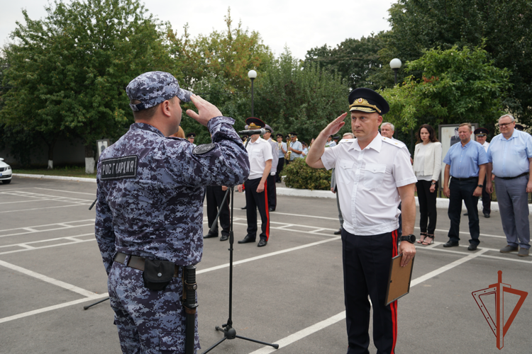 В Воронеже росгвардейцы приняли участие в общегородском гарнизонном разводе