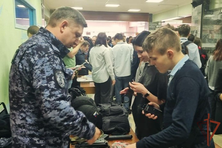 В регионах Сибири прошли патриотические, профориентационные и памятные мероприятия в честь юбилея Росгвардии