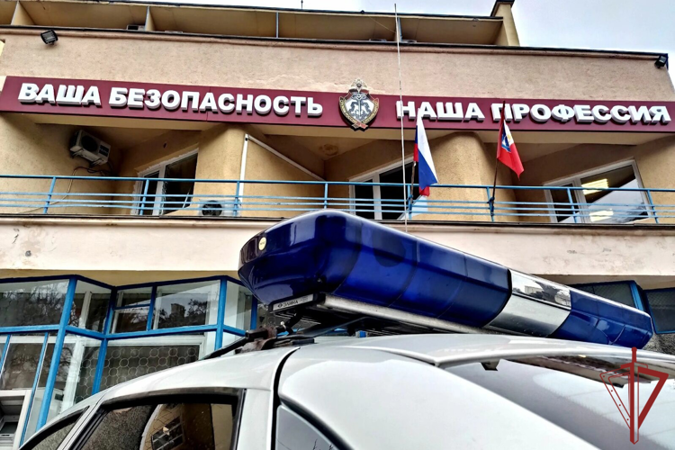 В Севастополе сотрудники Росгвардии спасли жизнь мужчине