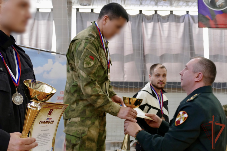 Чемпионат Сибирского ордена Жукова округа Росгвардии по комплексному единоборству прошёл в Омске