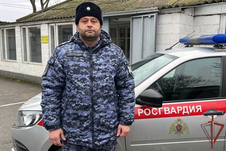 В Дагестане сотрудник Росгвардии оказал помощь пострадавшим в ДТП