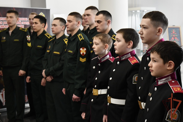 В преддверии 10-летия Росгвардии в Новосибирске открылась мультимедийная выставка «Всегда на страже: история войск правопорядка»