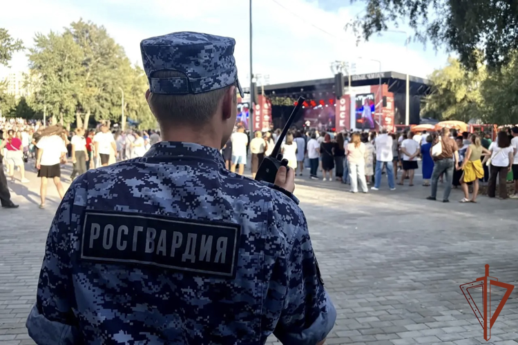 Росгвардия обеспечила безопасность участников массовых мероприятий в регионах Сибири