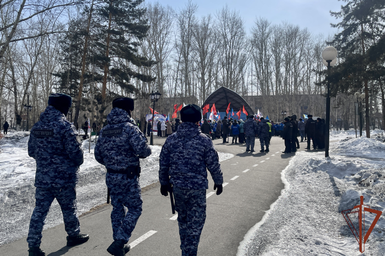 В Сибирском округе Росгвардии прошли мероприятия ко Дню воссоединения Крыма с Россией