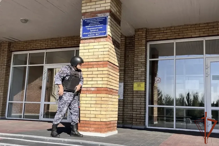 В Сибири при участии Росгвардии прошли учения и проверки по обеспечению безопасности образовательных учреждений
