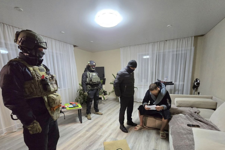 В Алтайском крае при содействии спецназа Росгвардии пресечена деятельность мошенников, обманывавших семьи участников СВО