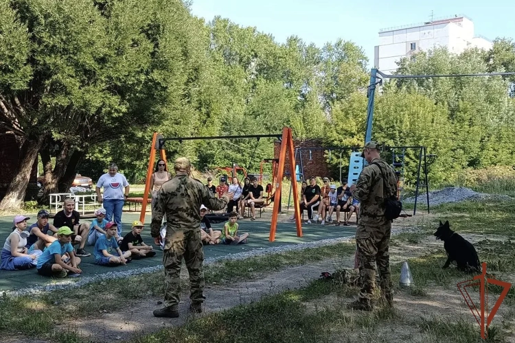 Военнослужащие и сотрудники Росгвардии приняли участие в спортивных и патриотических мероприятиях в регионах Сибири