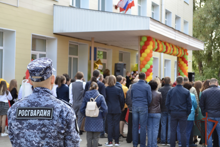 В регионах Сибири при содействии Росгвардии обеспечена безопасность последних звонков