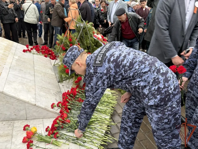 Росгвардейцы в Сибири почтили память героев-ликвидаторов последствий аварии на Чернобыльской АЭС