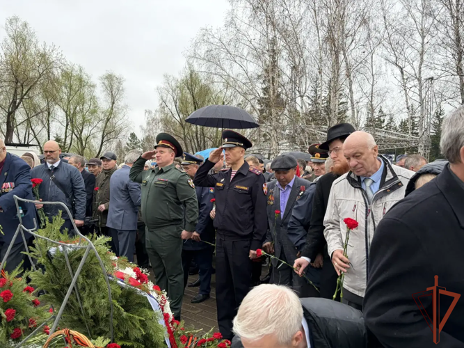 Росгвардейцы в Сибири почтили память героев-ликвидаторов последствий аварии на Чернобыльской АЭС