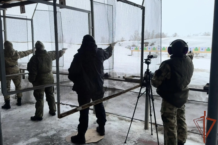 Росгвардейцы в регионах Сибири провели патриотические и спортивные мероприятия к юбилею ведомства