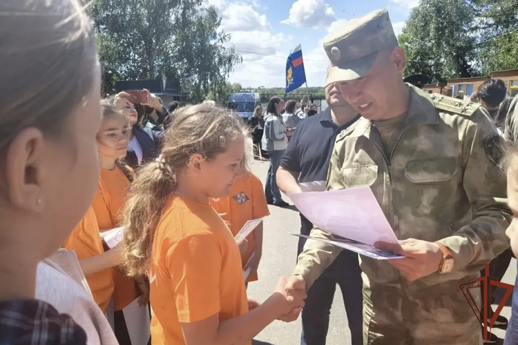 Росгвардейцы провели праздничные мероприятия для юных жителей Сибири